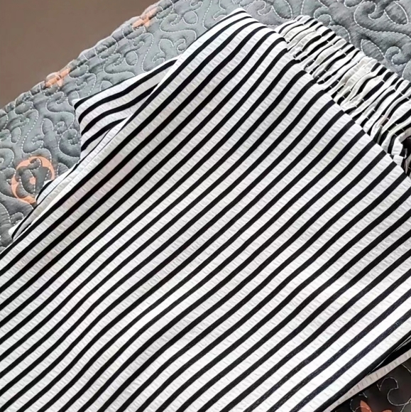 Black and White Striped High-Waisted Casual Pants - Picture 1 of 2